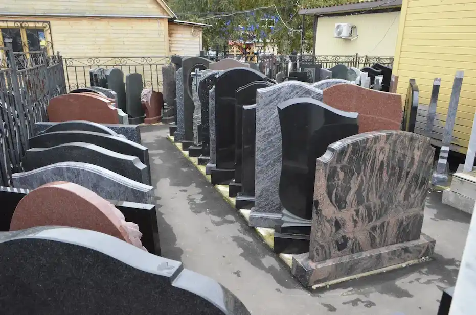 Памятники